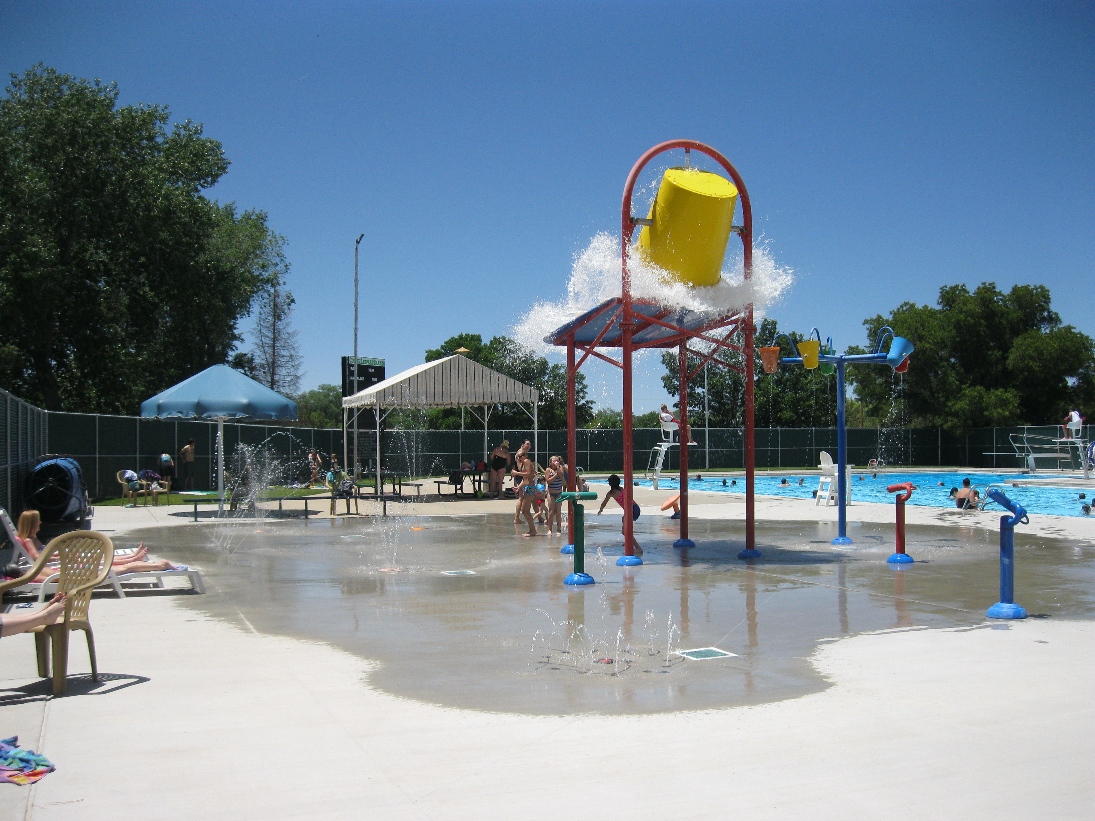 Outdoor Pool Splash Pad